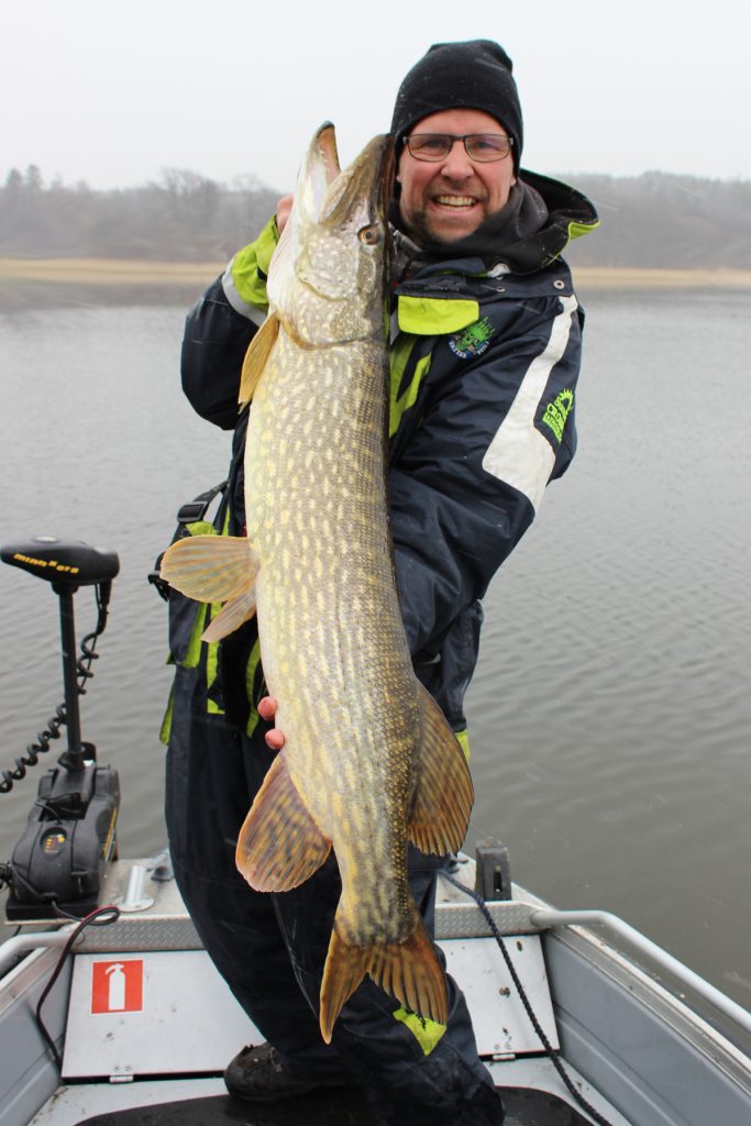 111 cm & 9,3 kg gädda via Seeker Shad! www.fishguide.se